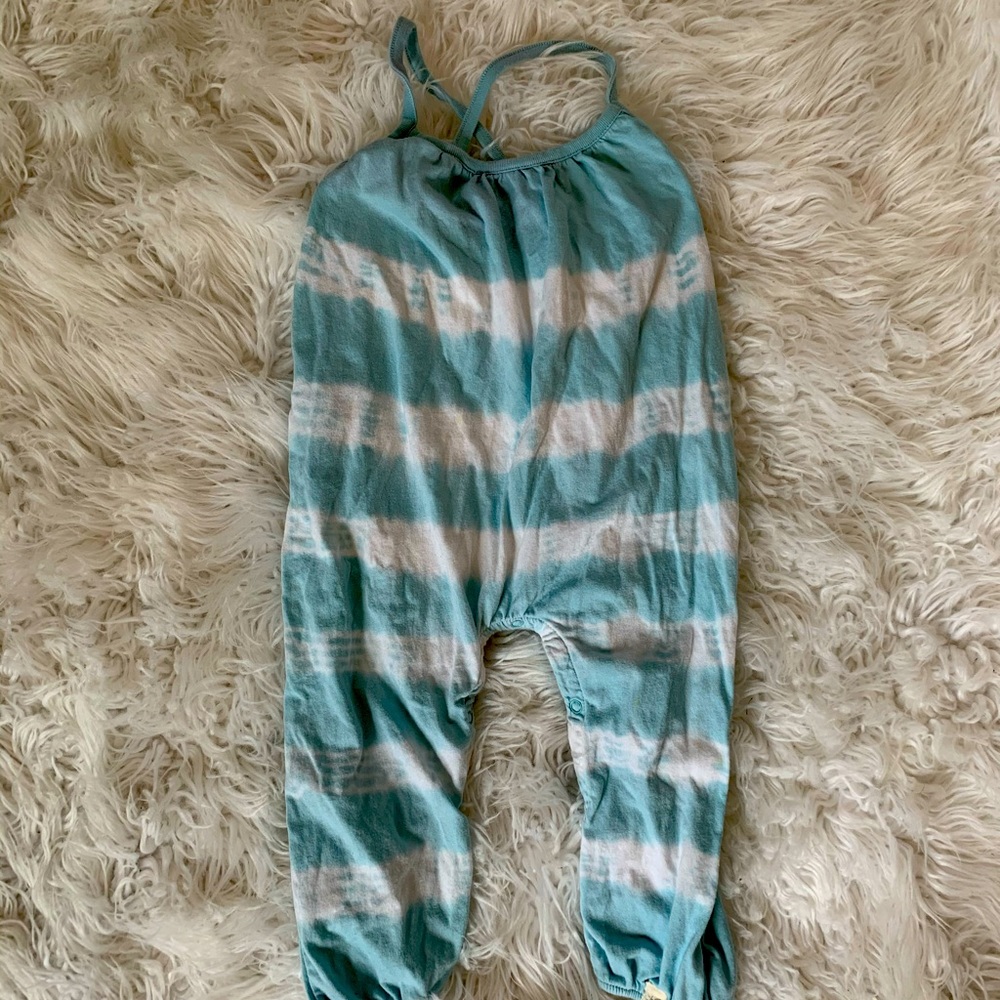 Infant burtsbees onesie